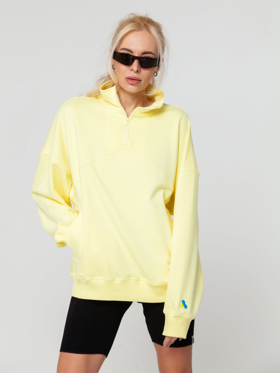 YELLOW SWEATSHIRT « WITH LOVE FOR UKRAINE »