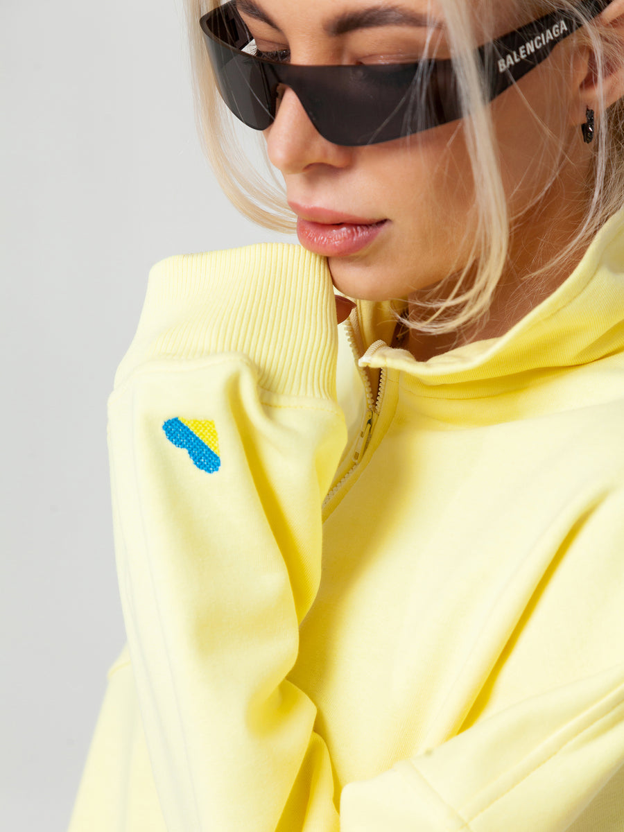 YELLOW SWEATSHIRT « WITH LOVE FOR UKRAINE »