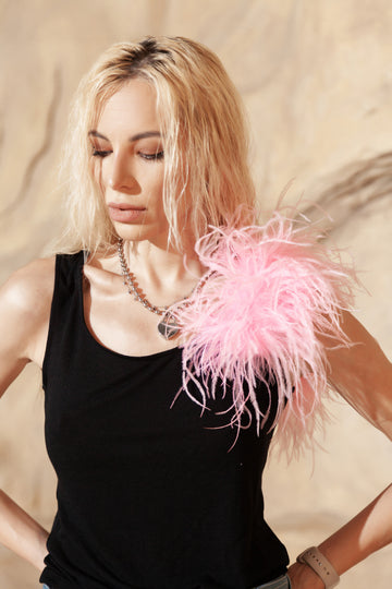 T-SHIRT WITH PINK FEATHERS