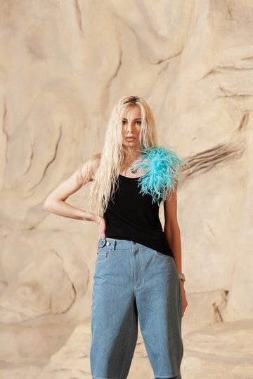 T-SHIRT WITH BLUE FEATHERS